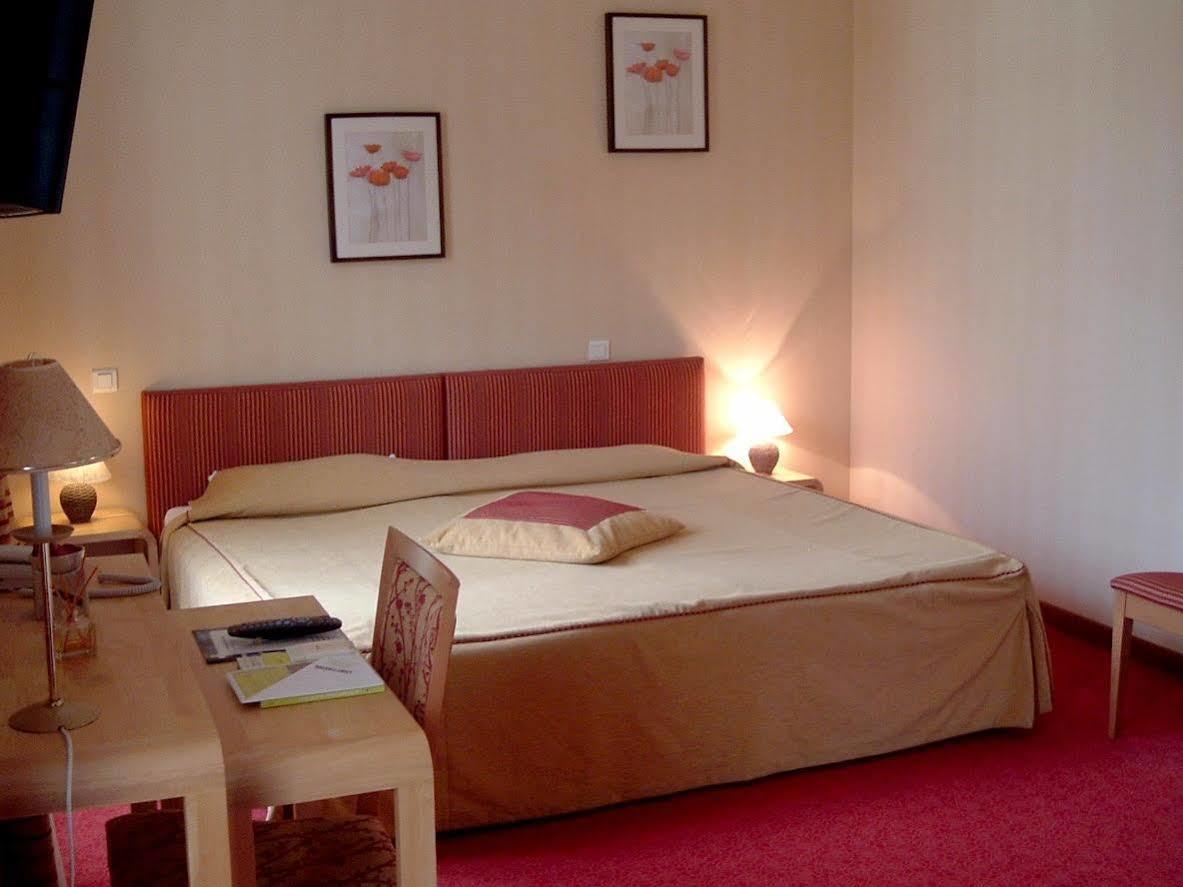 Brit Hotel Essentiel Pontivy Robic Exterior foto