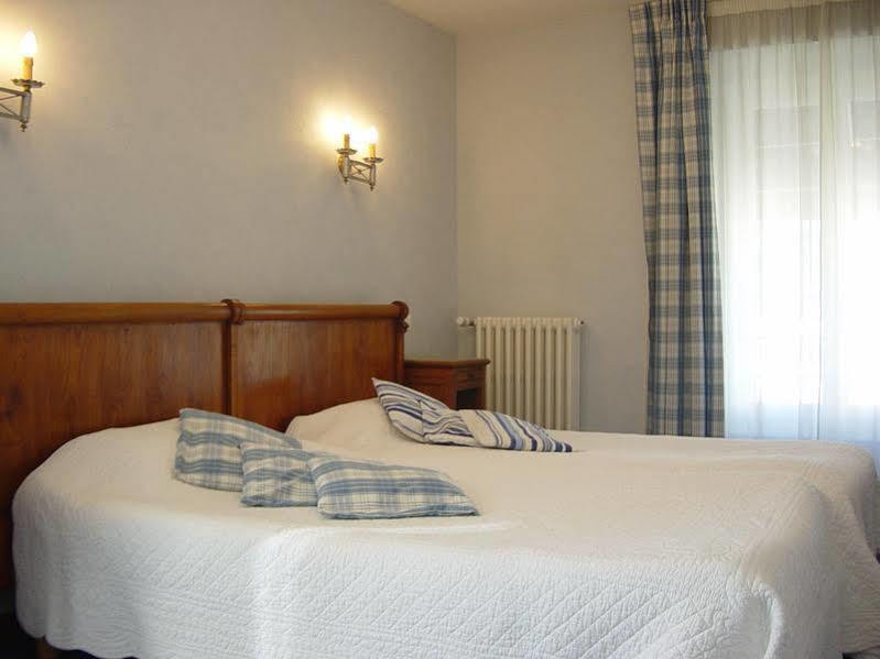 Brit Hotel Essentiel Pontivy Robic Exterior foto
